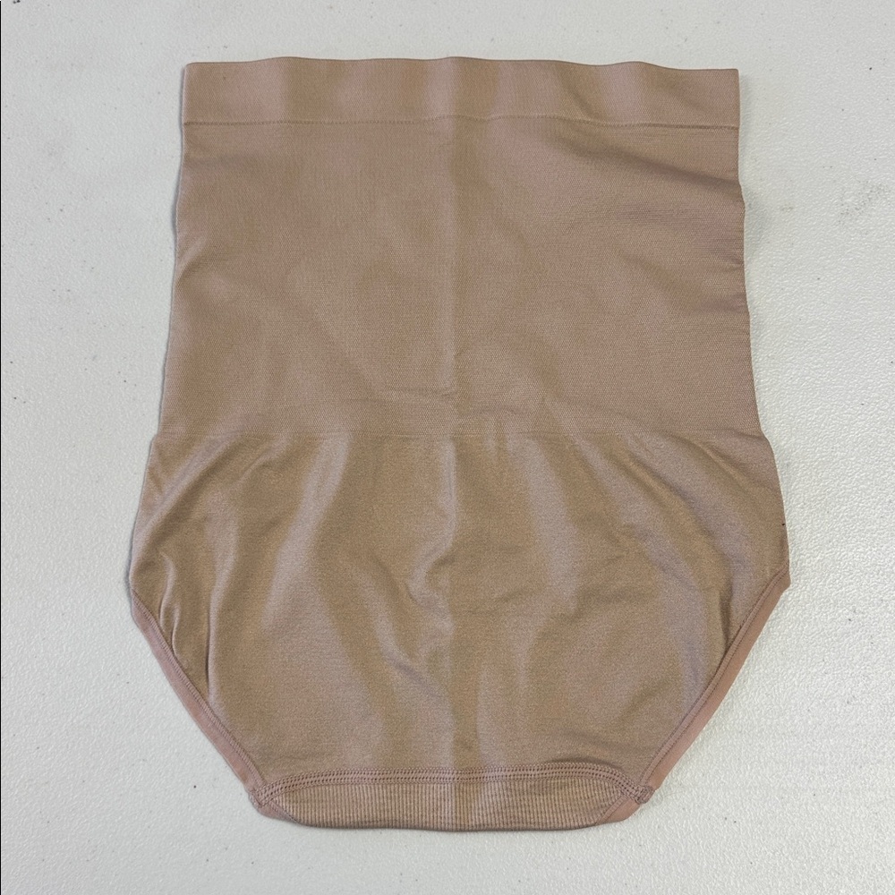Yummie Shapewear Set - Picture 3 of 6